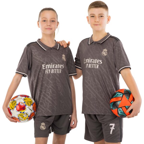 Форма футбольная детская с символикой футбольного клуба REAL MADRID VINI JR 7 резервная 2025 серый