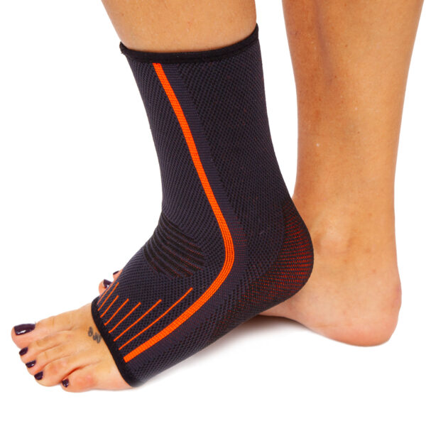 Бандаж на голеностоп эластичный EXTREME One size 1шт черный-красный