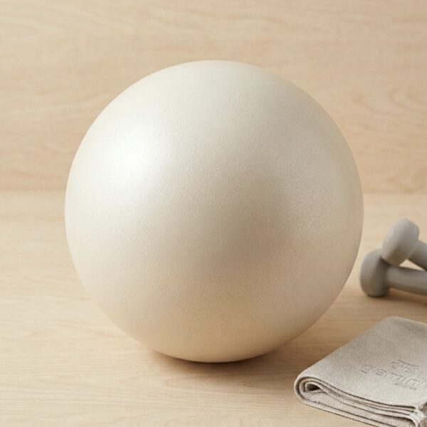 Мяч для пилатеса и йоги MINI PILATES BALLl 25см молочный