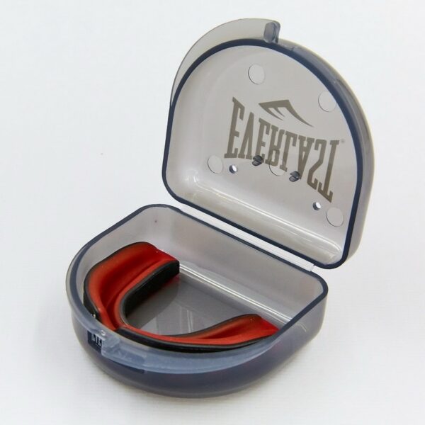 Капа боксерская Everlast чёрно-красная